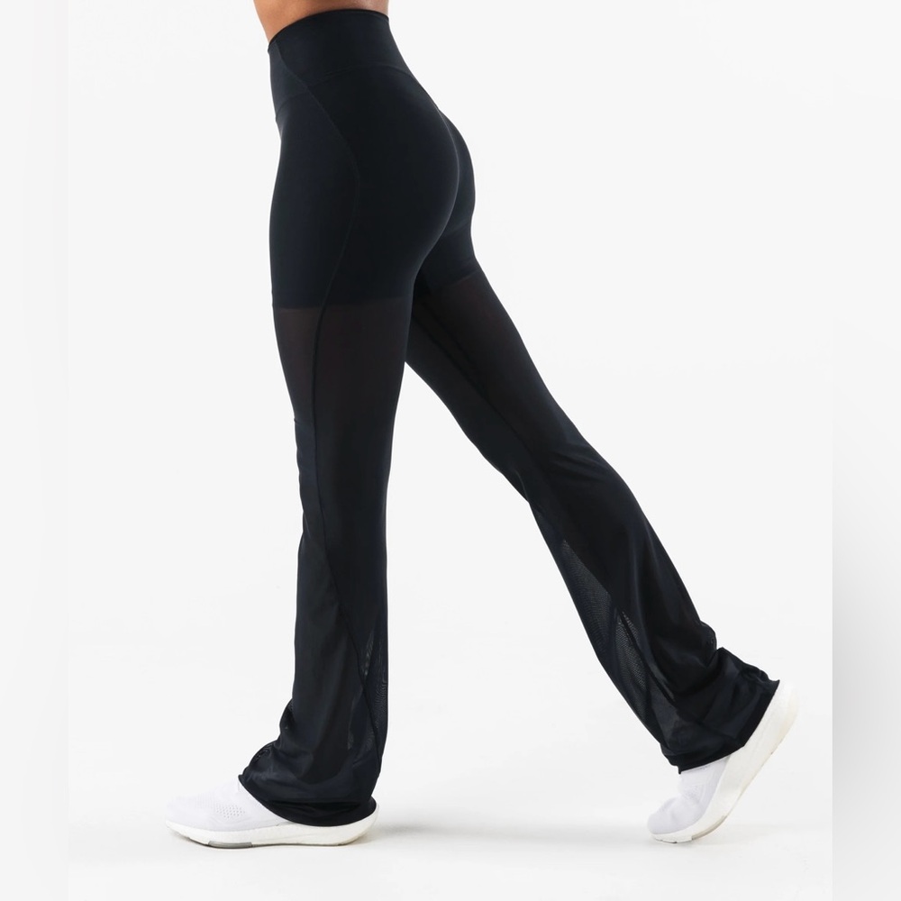 Alphalete Astor flared pants